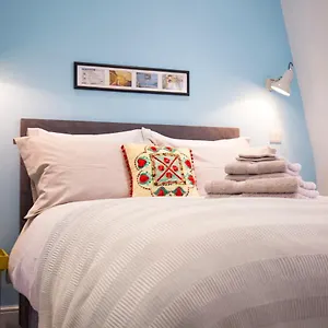  Guest house Luxury Bed Just Off The Canal